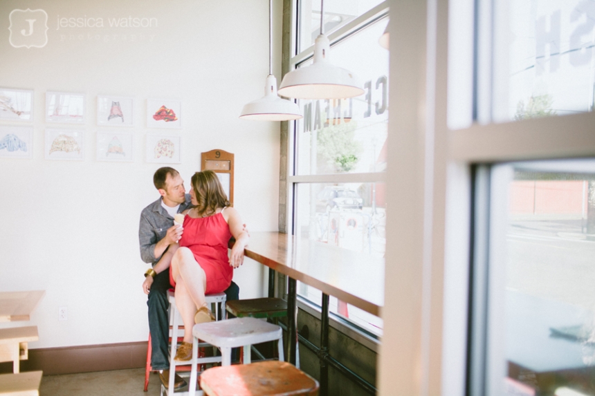 portland wedding photographer, salt & straw ice cream, portland engagement session